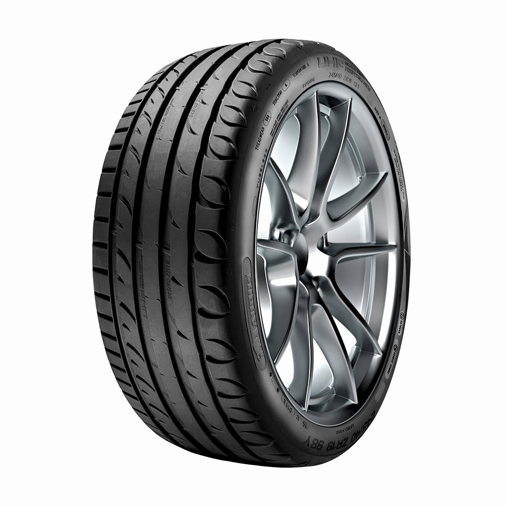 Taurus Ultra High Performance 235/45ZR17 97Y XL